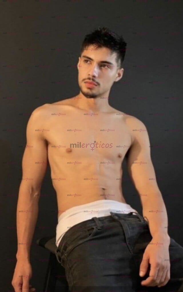 FOTOS DE JOVEN CON BUENA POLLA GRUESA CALIENTE Y FETICHISTA