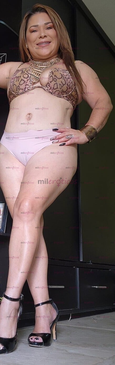 FOTOS DE HOLA MIS GUAPETONES, SOY UNA MILF MUY HERMOSA, CARIÑOSA Y MUY APASIONADA