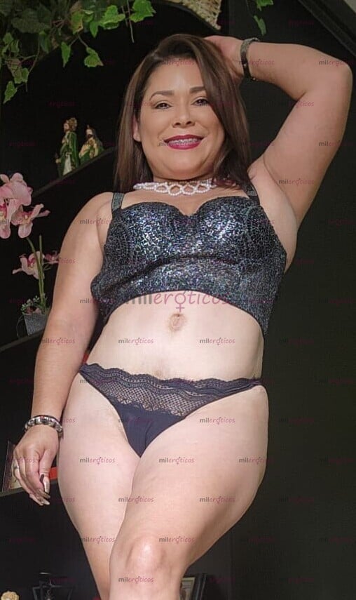 FOTOS DE HOLA MIS GUAPETONES, SOY UNA MILF MUY HERMOSA, CARIÑOSA Y MUY APASIONADA