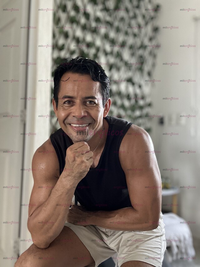 FOTOS DE MASAJISTA MASCULINO EN PLAYA DEL CARMEN. DE HOMBRE A HOMBRE