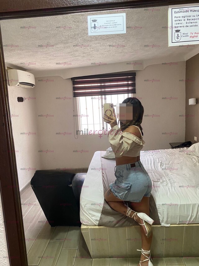 FOTOS DE UNA CHICA JOVEN, FOTOSA Y COMPLACIENTE QUE TE SACARÁ TODA LA LECHE