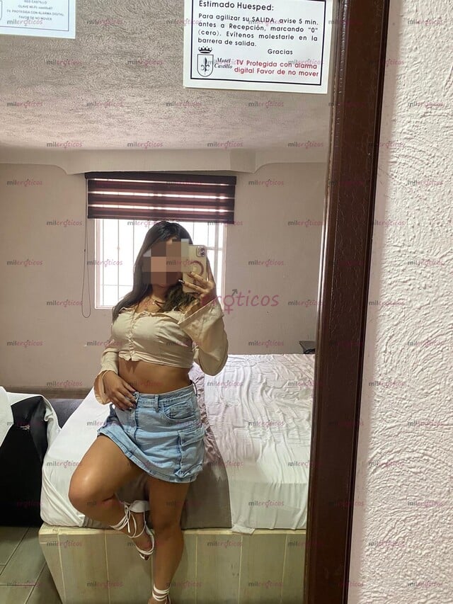 FOTOS DE UNA CHICA JOVEN, FOTOSA Y COMPLACIENTE QUE TE SACARÁ TODA LA LECHE