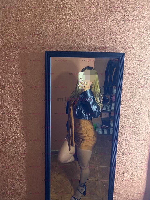 FOTOS DE UNA CHICA JOVEN, FOTOSA Y COMPLACIENTE QUE TE SACARÁ TODA LA LECHE