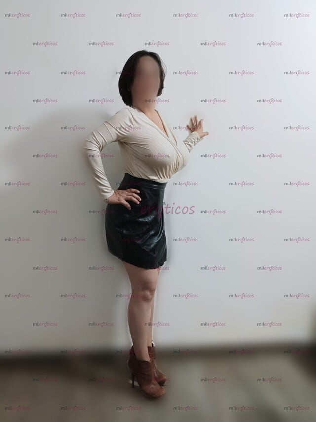 FOTOS DE PAMELA DIRECTO A TU CAMA PARA GEMIR RICO Y CHUPAR MIS TETAS GRANDES Y REDONDAS.