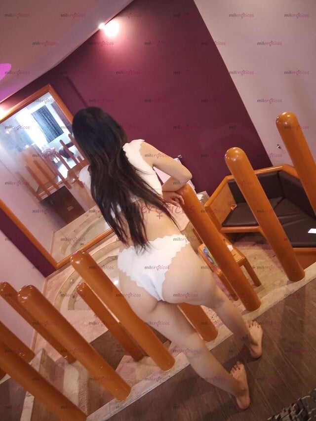 FOTOS DE ZOÉ 24 AÑOS DE PIEL BLANCA JOVEN Y BELLA