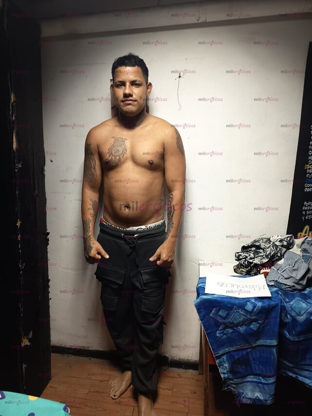 FOTOS DE ME PRESENTO MI NOMBRE ES JHON TENGO 27 AÑOS DISPONIBLE EN TODO MOMENTOS