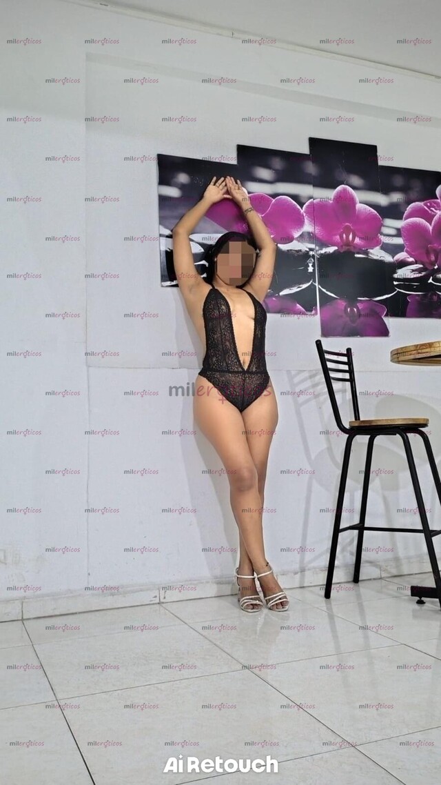 FOTOS DE LINDA MORENA CON LA MEJOR ACTITUD PARA BRINDARTE EL MEJOR SERVICIO