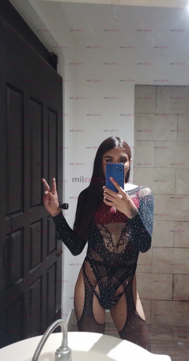 FOTOS DE DE VUELTA! EXQUISITA Y DELGADA NENA CALIENTE GANOSA DE COGER DURO!