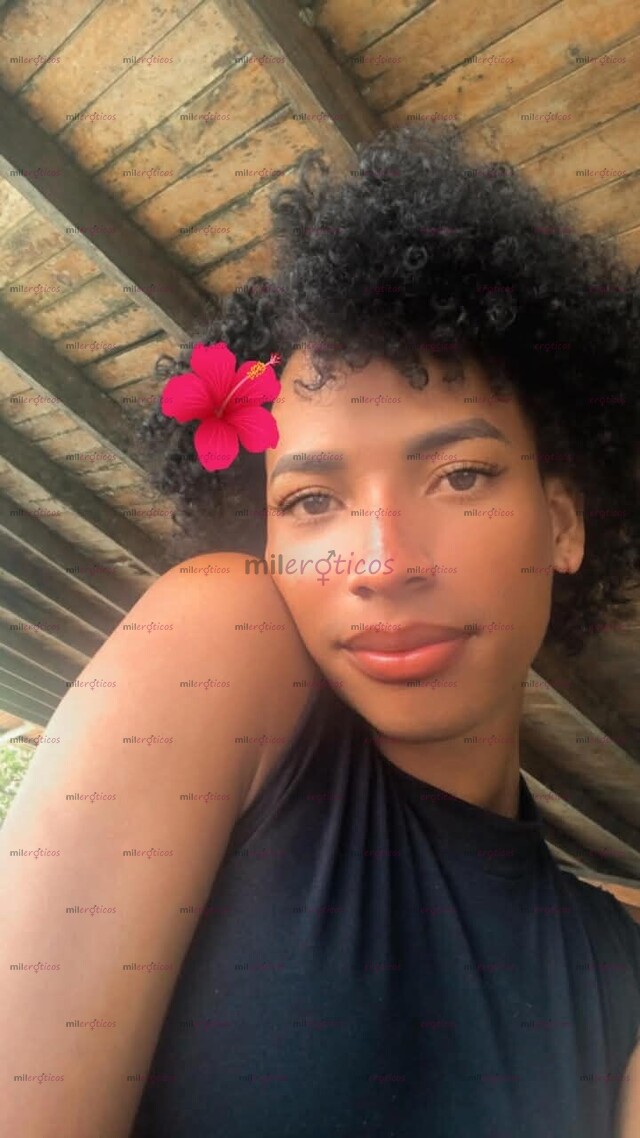 FOTOS DE HAGO DE TODO ME GUSTA MAMAR Y JUGAR CON MUHOS JUGUETES Y SOY CALIENTE