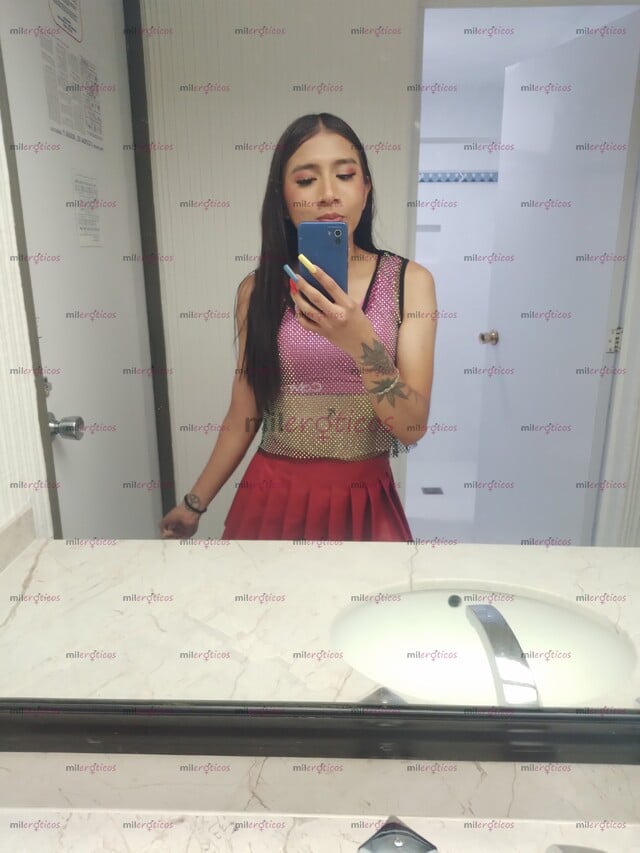 FOTOS DE DE VUELTA! EXQUISITA Y DELGADA NENA CALIENTE GANOSA DE COGER DURO!