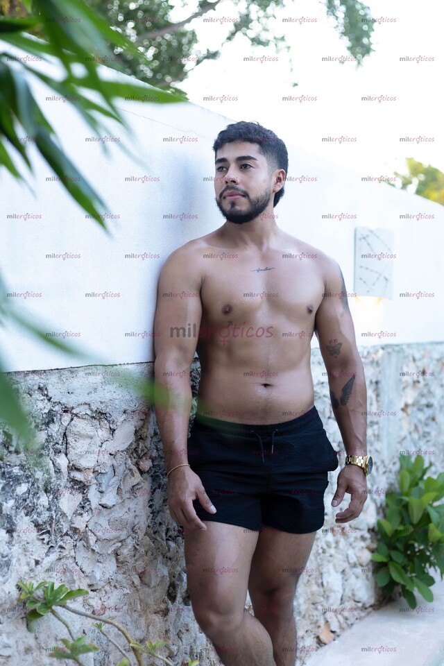 FOTOS DE HOMBRE CALIENTE, MORBOSO Y LLENO DE LECHE SOLO PARA TI. MUY COMPLACIENTE