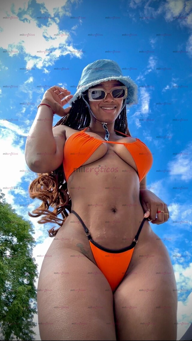 FOTOS DE SOY VIVIAN Y VENGO A TRATARTE COMO TE MERECES CON MO SHOW EN LA CAMA