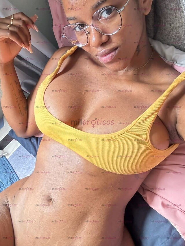 FOTOS DE SOY VIVIAN Y VENGO A TRATARTE COMO TE MERECES CON MO SHOW EN LA CAMA