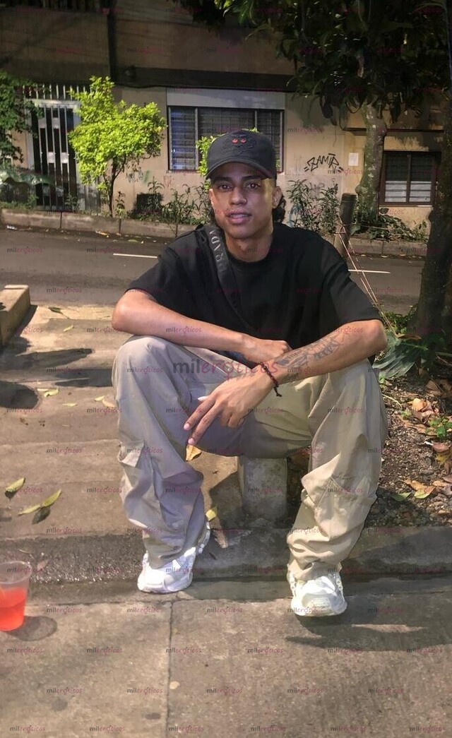 FOTOS DE MORENO CALEÑO DE BUENA VERGA, COMPLACIENTE