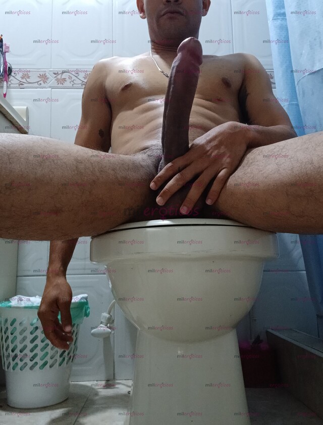 FOTOS DE COSTEÑO CON VERGA DE 22 A 23CM CON DESEOS DE DARTE UN PLACER UNICO.