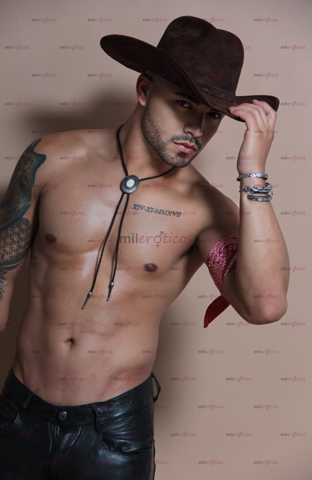 FOTOS DE MACHO TATUDO BISEXUAL DISPUESTO A COMPLACERTE DE PASO EN TU CIUDAD