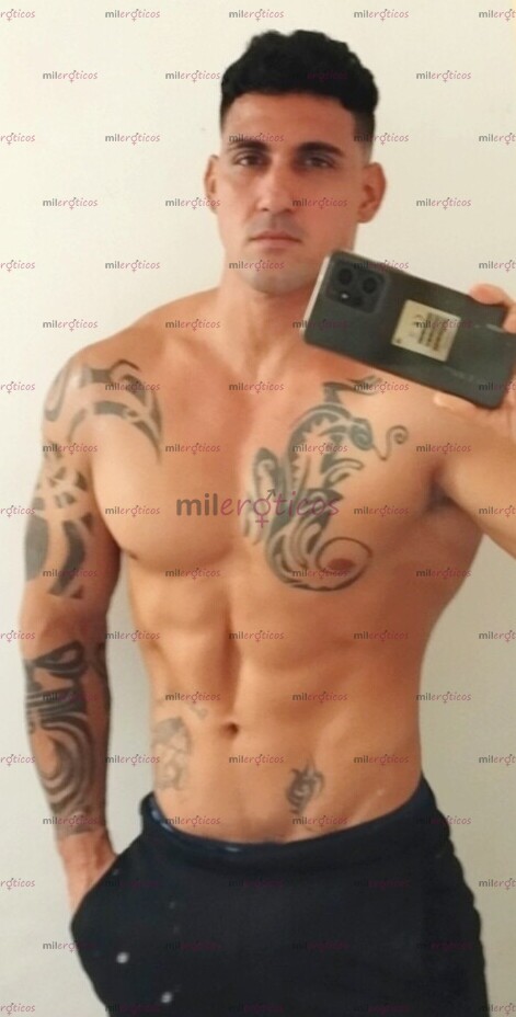 FOTOS DE CUBANO BIEN DOTADO 100% REAL LÁMAME Y PASEMOS UN RATO AGRADABLE