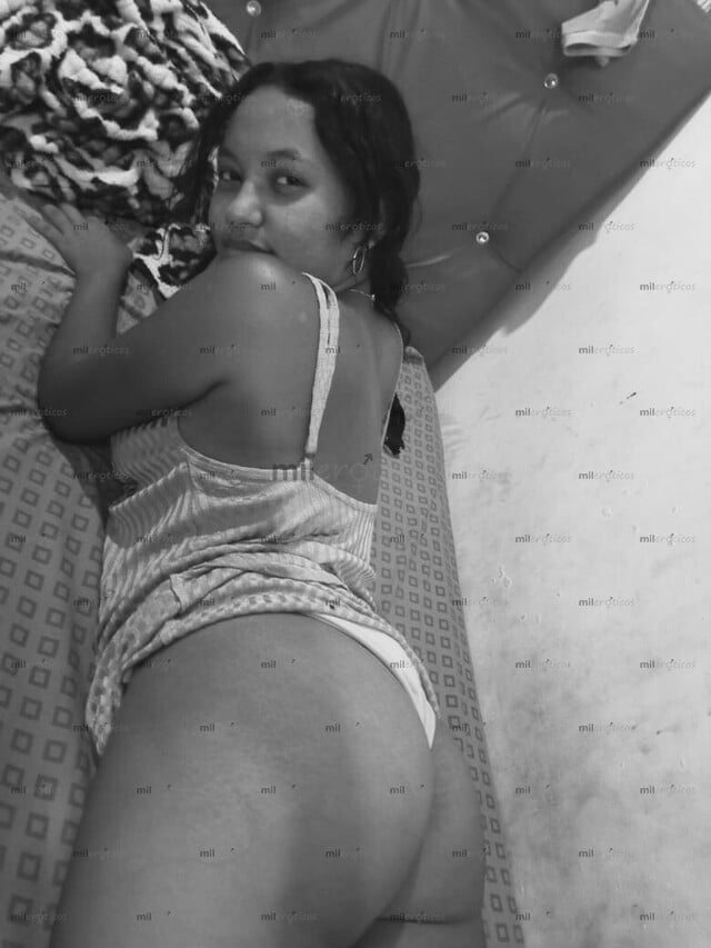 FOTOS DE NENITA NATURAL MUY PUTA Y SACADORA DE LECHE