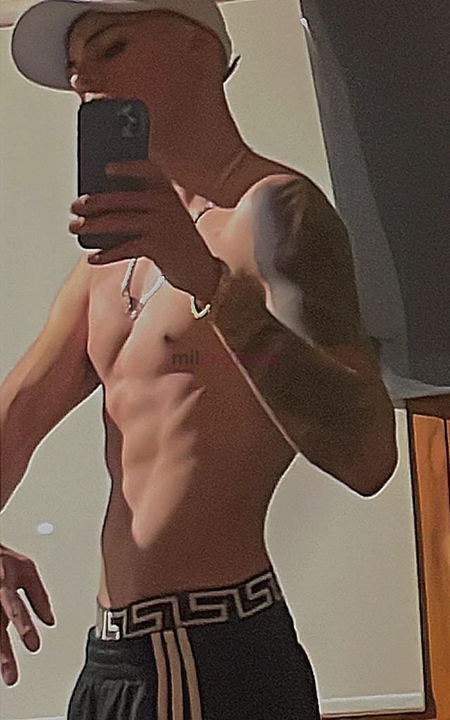 Adulto masculino pasivo chilenodispuesto a complacer tus fantasiasatiendo a domiciliopersonas seriascolaboraciones activasventa de contenido tambiendi...