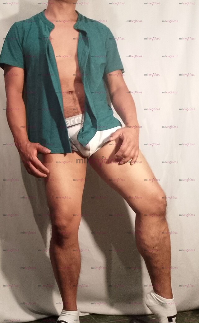 FOTOS DE MORENAZZO CALIENTE, EXCELENTES PIERNAS MUY HOT! BUEN TRATO