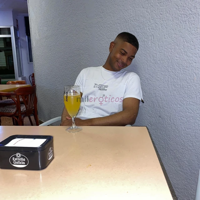 Hola mis amores me presento mi nombre es david y soy nuevo por aca he llegado para llenar sus momentos de placer y momentos inolvidables bien dotado c...