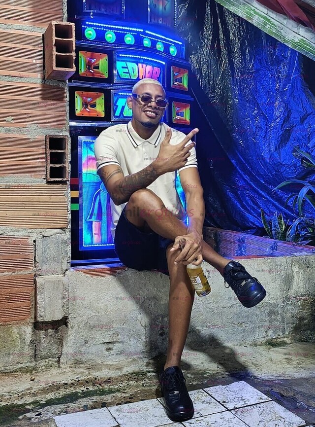 FOTOS DE NEGRO VERGON,21 CENTÍMETROS PARA DARTE PLACER Y SATISFACCIÓN, POR AQUÍ.