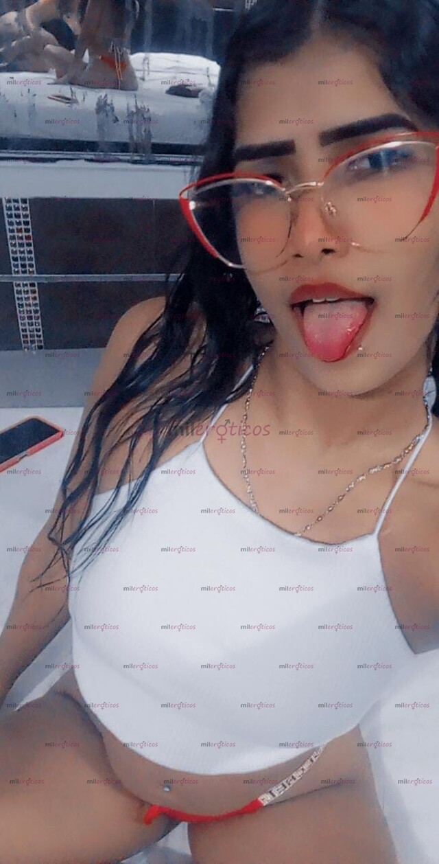 FOTOS DE SUBMISA Y CON GANAS DE SATISFACER TUS FETICHES!