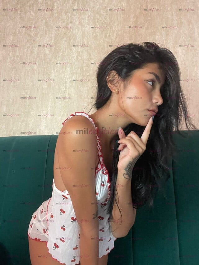 FOTOS DE TIERNA Y TRAVIESA CHICA DE 19 AÑOS DESEA JUGAR