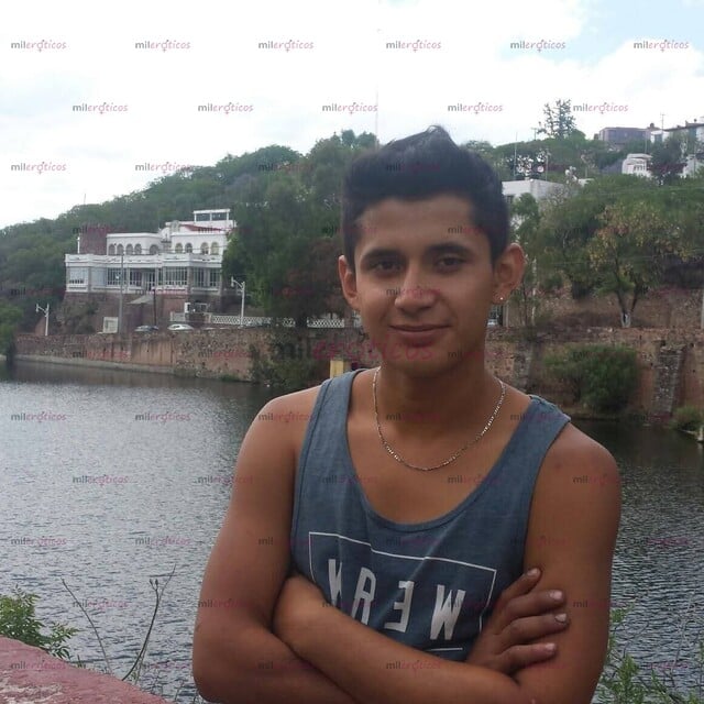 FOTOS DE CHAVITO DE 23 AÑOS LISTO PARA COMPLACER DAMAS CACHONDAS ABURRIDAS SIEMPRE HOT