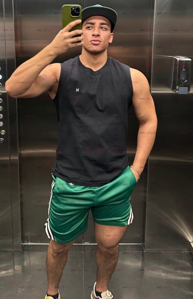 FOTOS DE GUAPO VARONIL AMABLE BUENA COMPAÑÍA Y CON UNA VERGA GRANDE GRUESA