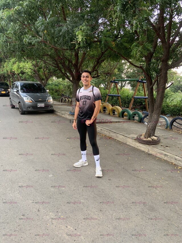 FOTOS DE FLACO COMPLACIENTE Y GUAPO VERSÁTIL MÁS ACTIVO