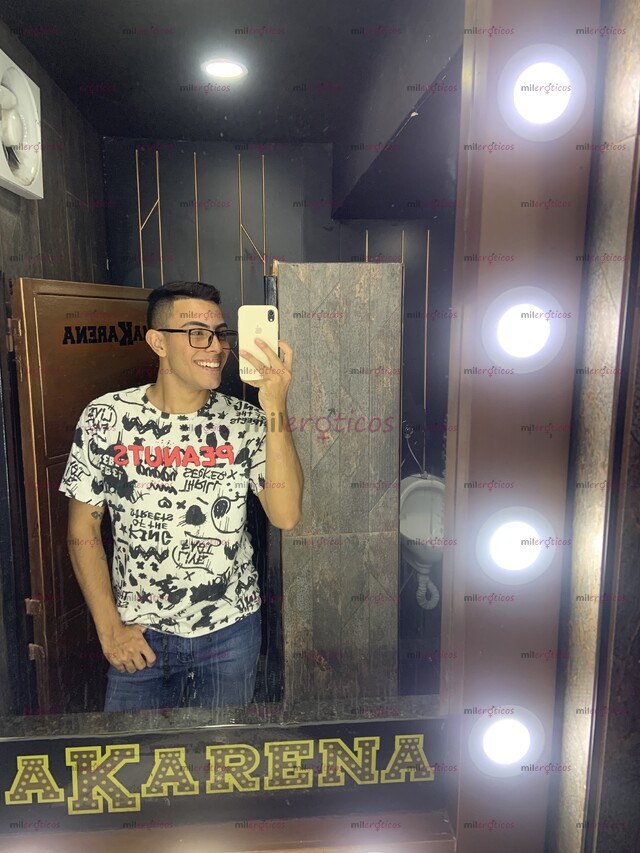 FOTOS DE FLACO COMPLACIENTE Y GUAPO VERSÁTIL MÁS ACTIVO