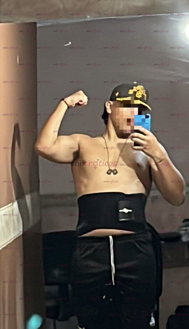 FOTOS DE JOVEN UNIVERSITARIO QUE COMPLACE MUJERES JOVENES Y MADURAS