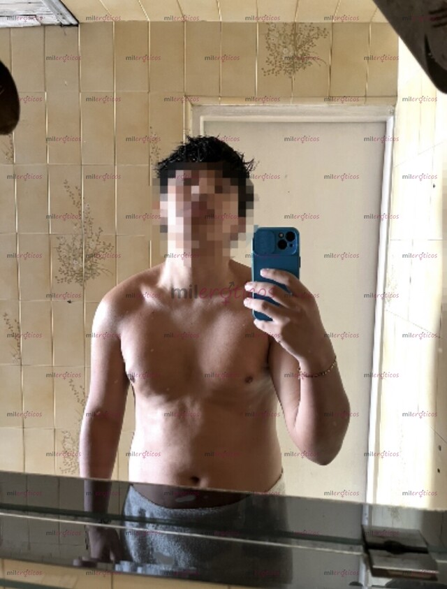 FOTOS DE JOVEN UNIVERSITARIO QUE COMPLACE MUJERES JOVENES Y MADURAS