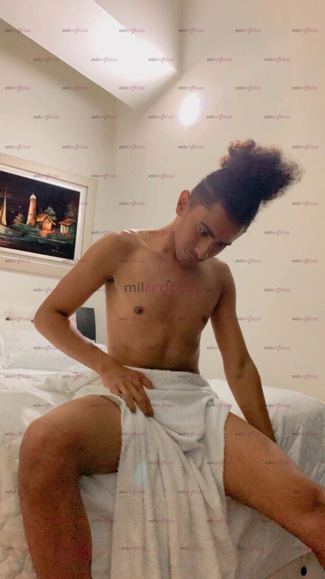 FOTOS DE CHICO UNIVERSITARIO VERSÁTIL COMPLACIENTE 24HRAS