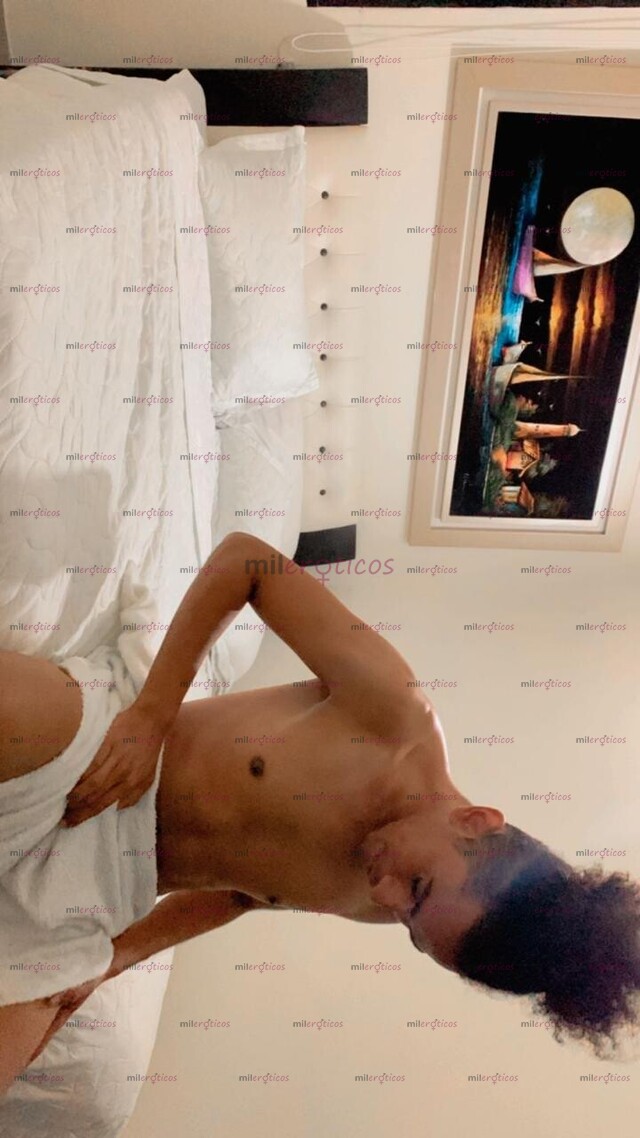 FOTOS DE CHICO UNIVERSITARIO VERSÁTIL COMPLACIENTE 24HRAS