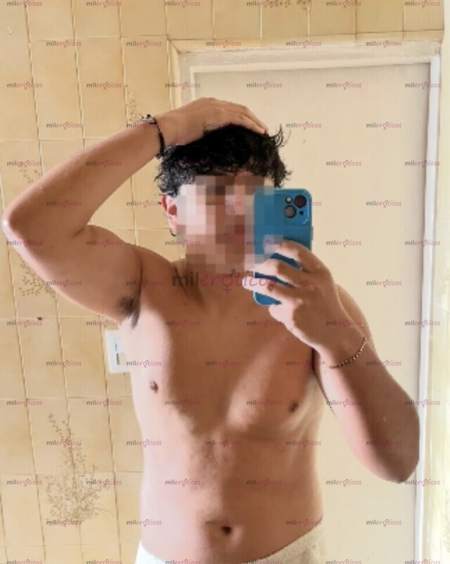 FOTOS DE JOVEN UNIVERSITARIO QUE COMPLACE MUJERES JOVENES Y MADURAS