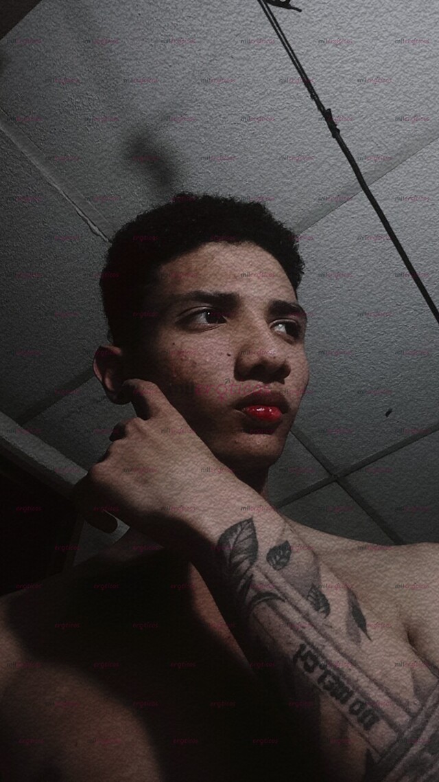 FOTOS DE SOY ESE HOMBRE QUE SABE EXACTAMENTE CÓMO ENCENDER TUS FANTASÍAS. MENTE PERVERSA,