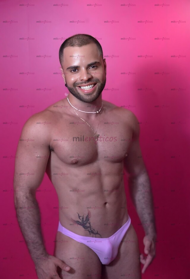 FOTOS DE CARLOS GUAPO SEXY EXTRANGERO DISPUESTO A COMPLACERTE Y DISFRUTAMOS