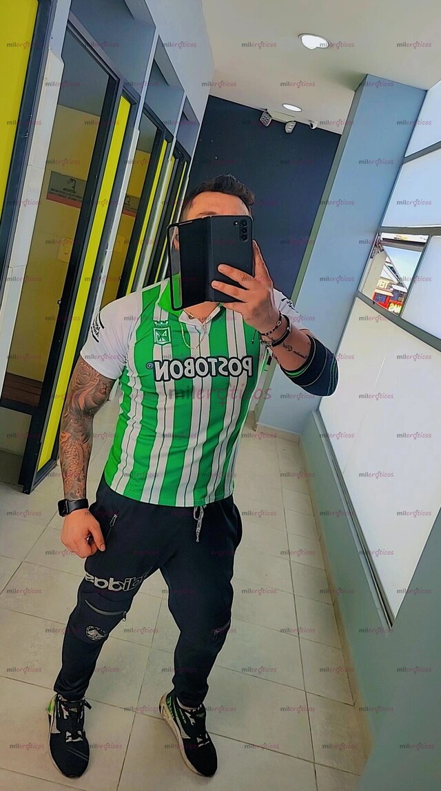 FOTOS DE HOMBRE LECHOSO Y DOTADO ESPERANDO POR TI