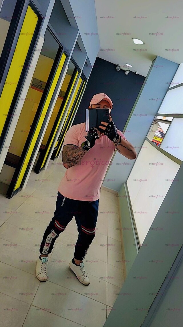 FOTOS DE HOMBRE LECHOSO Y DOTADO ESPERANDO POR TI