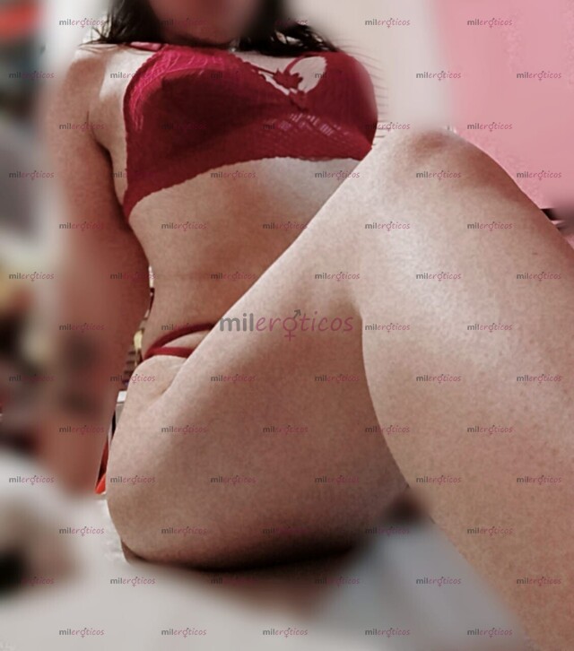 FOTOS DE MIS TETAS ESTÁN ANSIOSAS DE QUE LAS LAMAS Y ME LA METAS TODA T