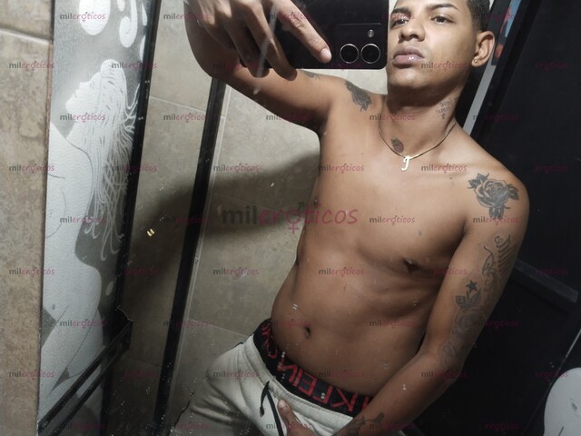 FOTOS DE MORENO VENEZOLANO COMPLACIENTE CALIENTE DOTADO YA EN LA CIUDAD