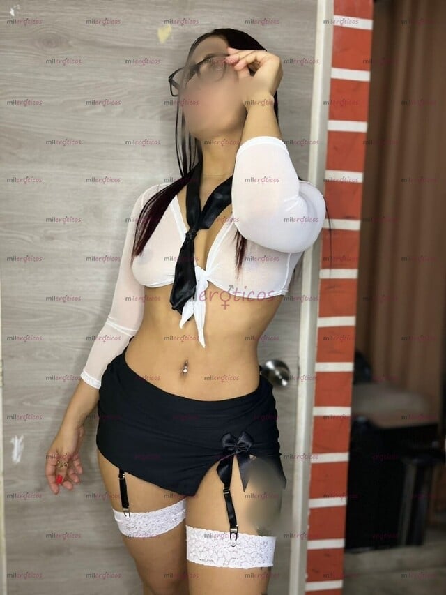 FOTOS DE TU SECRETARIA VIP!! MAMASITA NALGONA CON GANAS DE SEXO BUENO !
