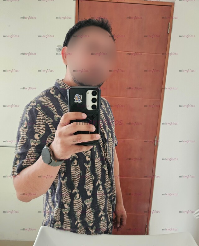 FOTOS DE DISCRETO, ELEGANTE Y DOTADO: EL GIGOLÓ IDEAL