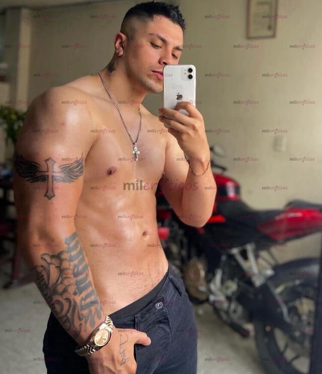 FOTOS DE DISPONIBLE XL TATUADO PARA SERVICIOS FULL MORBO TATUADO LECHERO CON VERGA GRUESA