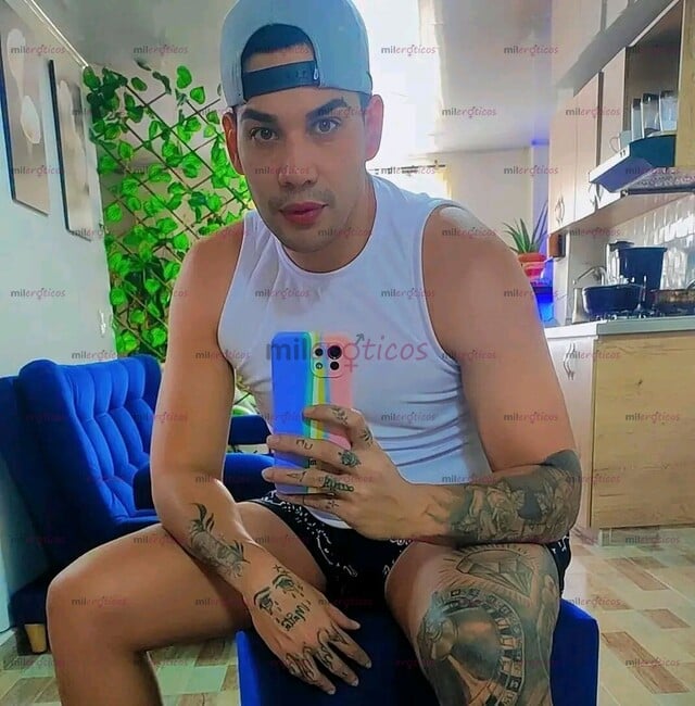 FOTOS DE VENEZOLANO CALIENTE CON BUENA VERGA PARA COMPLASER SUS DESEOS Y FANTASÍAS
