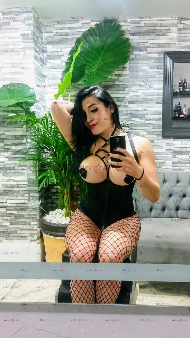 FOTOS DE SOY ELIZABETH LA PELINEGRA MAS COMPLACIENTE Y CALIENTE, TU PERRITA RICA!