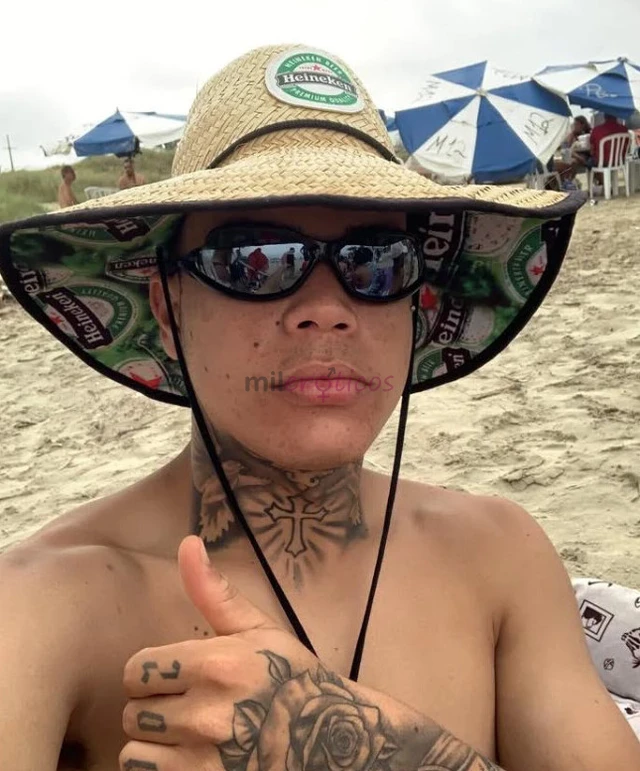 Quebradinha tatuado pirocudo oi tudo bem eu sou o kayke tenho 22 anos sou ativo e tenho um pau rosadoe grosso de 22 cm que vai te deixar com agua na b...