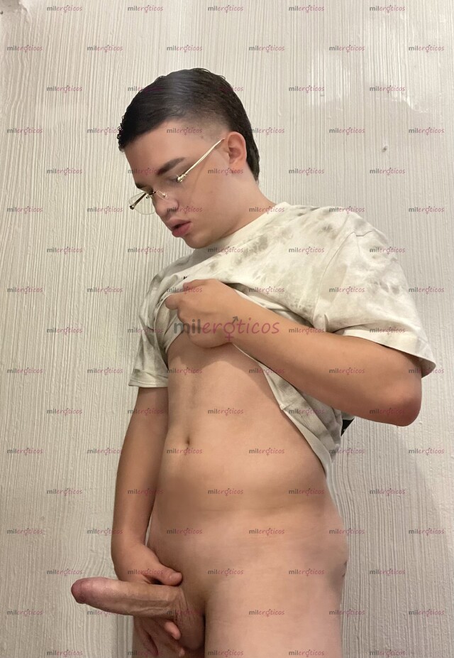 FOTOS DE JOVEN COLOMBIANO SERIO ACTIVO, DE PASO EN GUADALAJARA